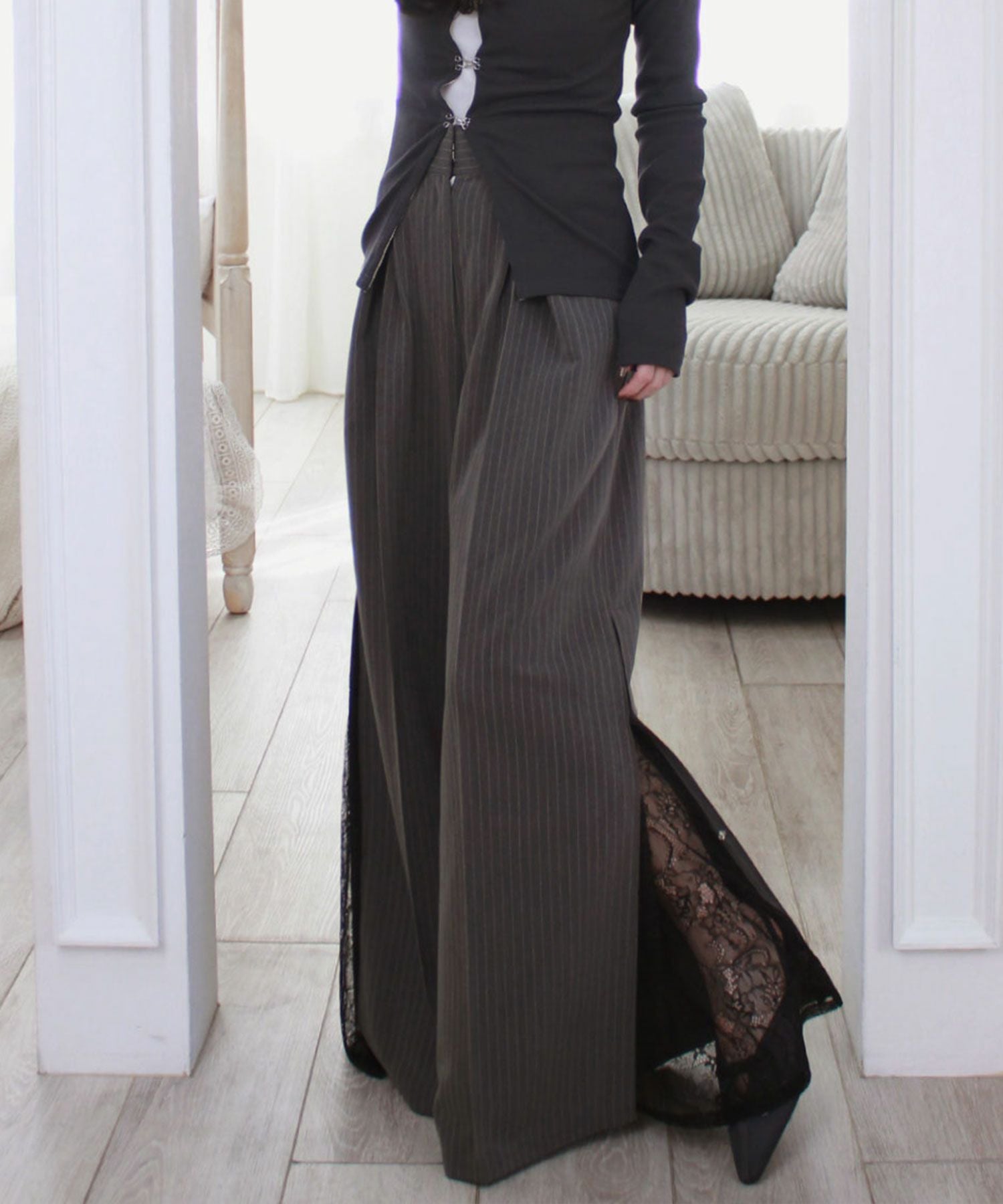 lace hem narrow skirt(saki select) | Reurie'（レウリィ）
