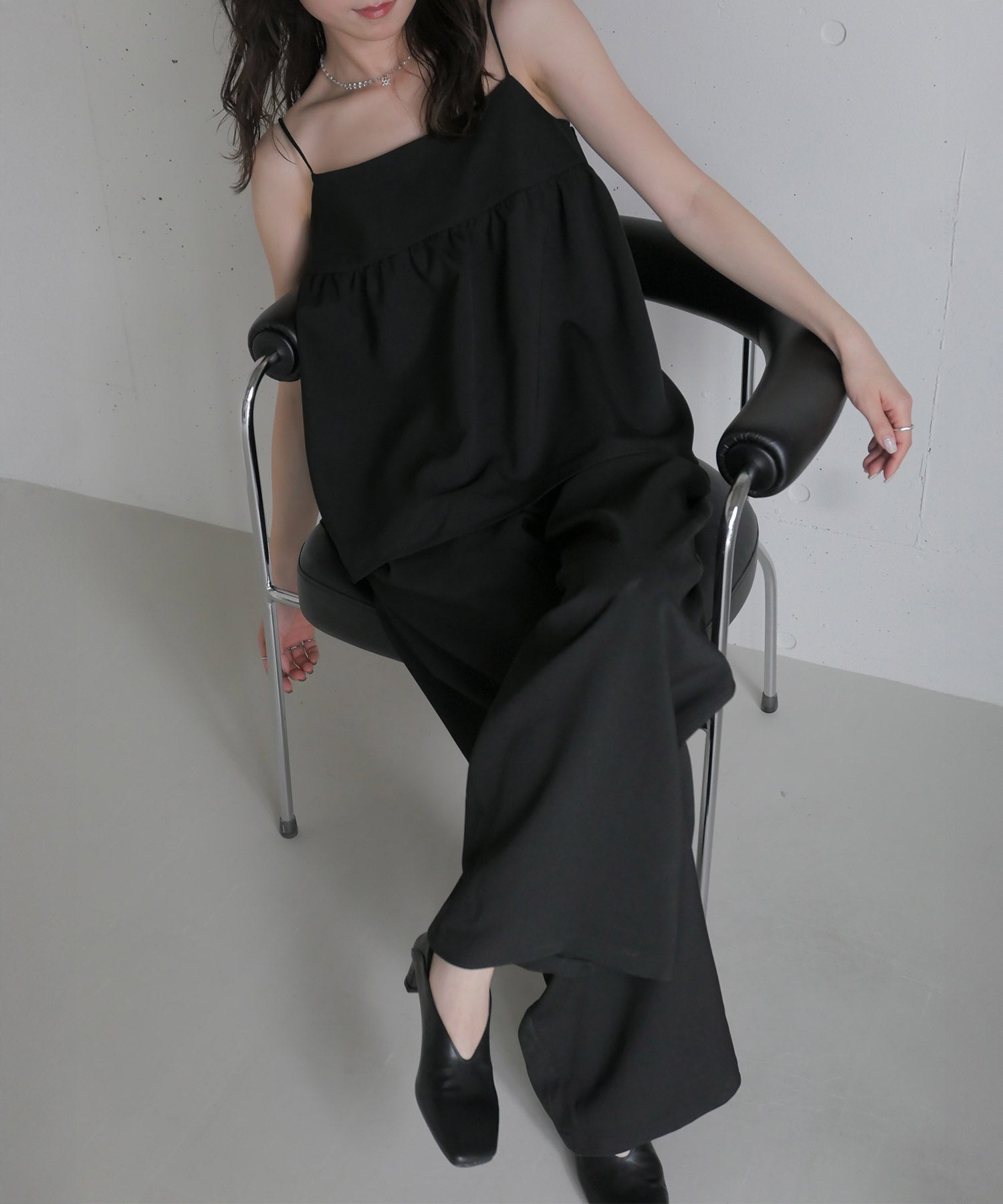 SET価格】peplum cami + volume wide double tuck pants【hina